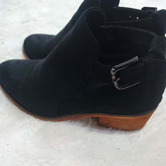Super Cute Faux Suede Ankle boots, Size 6.5 - Picture 2 of 5